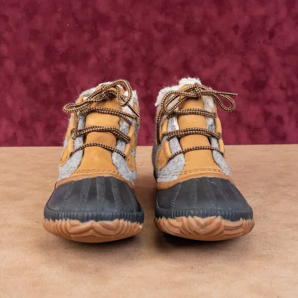 Sorel Women Out N Bout Plus Waterproof Lace-up Faux Fur lined Ankle Boots sz 7 - Picture 2 of 8